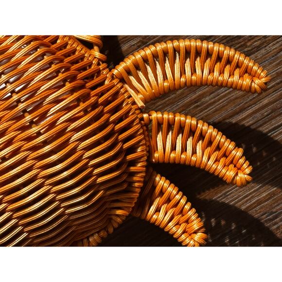 NWT Tommy Bahama Womens woven CrabShaped Wicker Handbag TikTok viral Coastal Fun - Picture 9 of 17